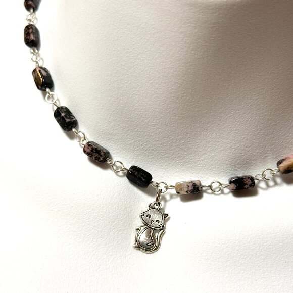 Genuine Gemstone Black Pink Rhodonite w/ Smiley Face Cat Pendant Short Necklace - Picture 1 of 15